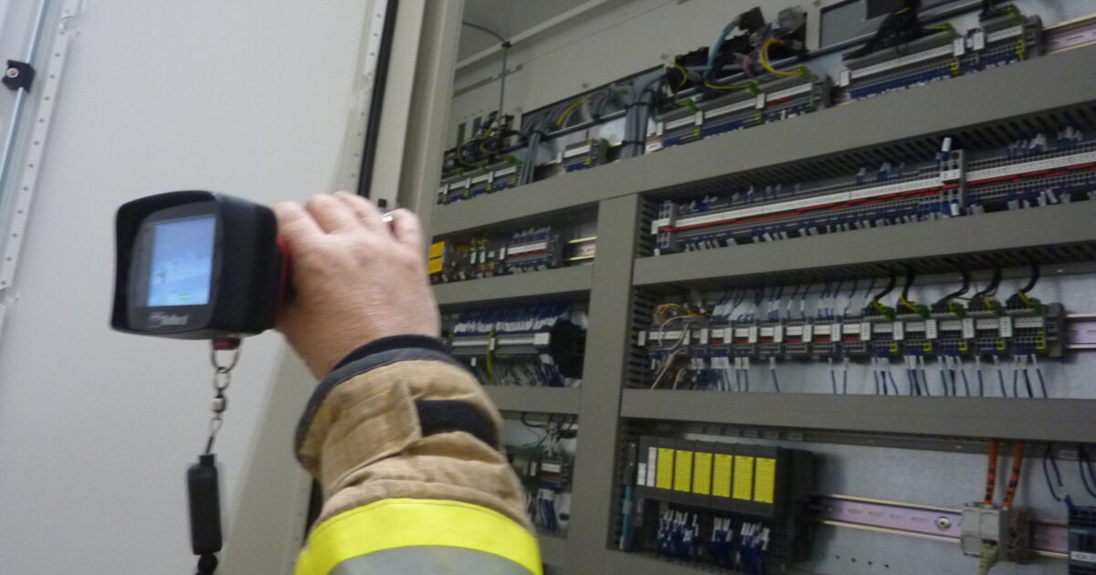 ENr-10 15.05.2016 02:01 Uhr – Kesselstraße >> Kontrolle nach Kabelbrand