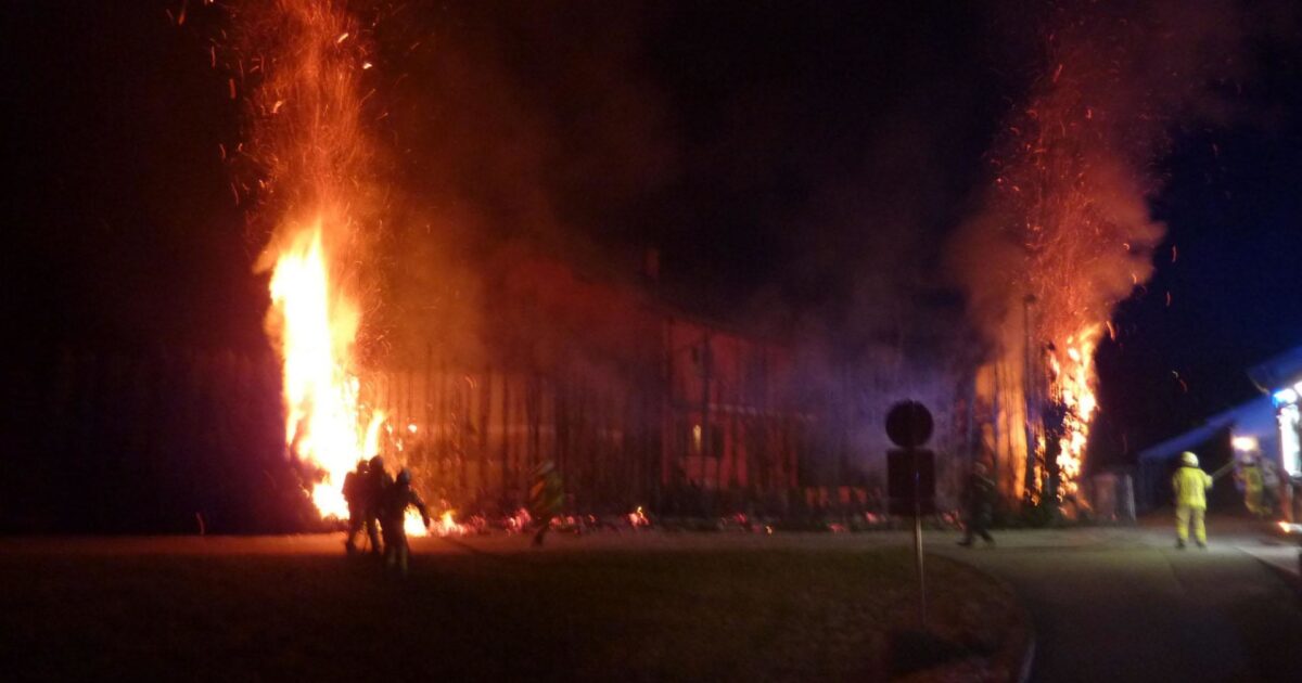 ENr-8 03.02.2018 00:51 Uhr – Unterhub >> Heckenbrand