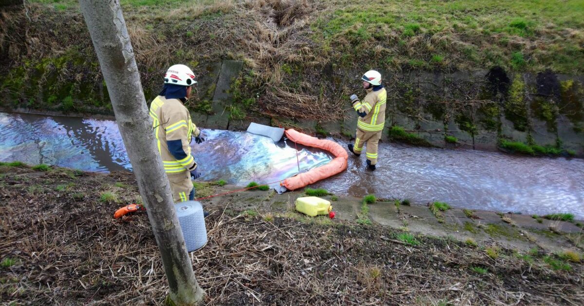 ENr-16 12.03.2018 14:15 Uhr – Senderstraße >> Ölfilm in Gewässer