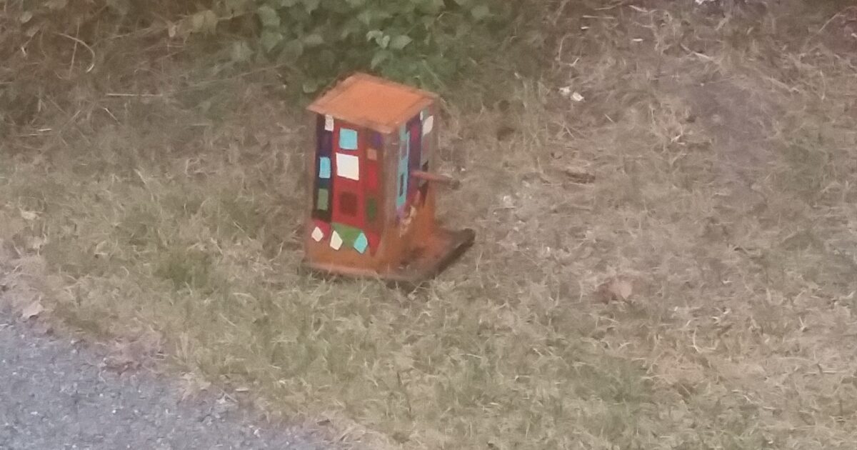 ENr-50 11.08.2018 20:27 Uhr – Dammstraße >> Gefahr durch Hornissennest