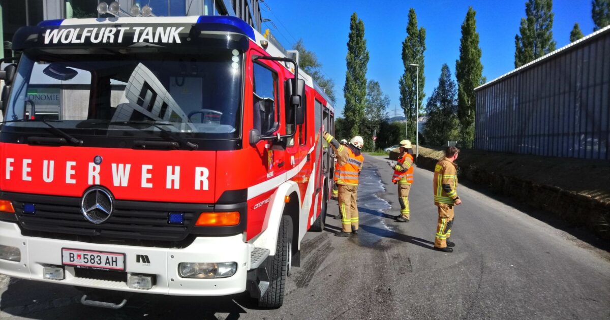 ENr-59 26.09.2018 11:32 Uhr – Konrad-Doppelmayr-Straße >> Ölspur