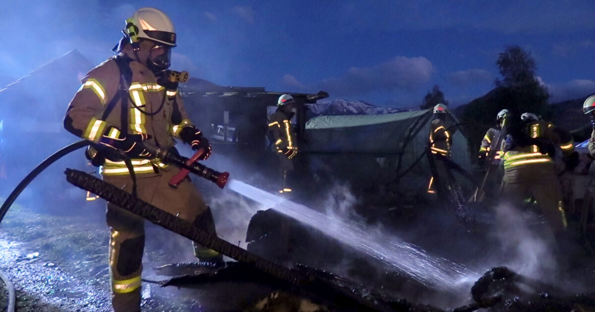 ENr-29 25.04.2019 20:31 Uhr – Schwarzach >> Brand einer Hütte