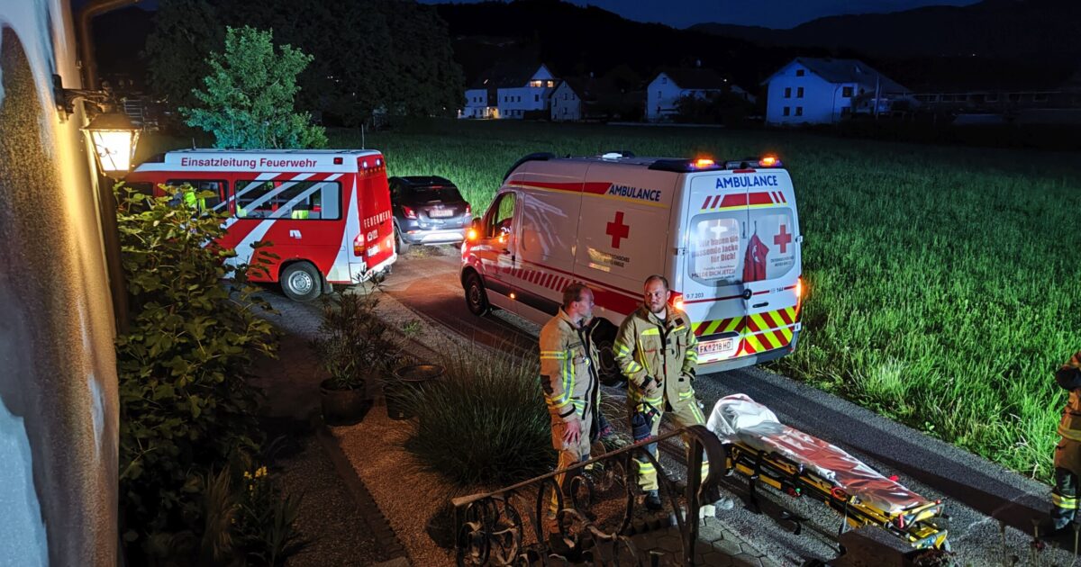 Einsatz Nr-39 02.06.2022 21:39 Uhr – Sankt-Antonius-Weg  >> Türöffnung