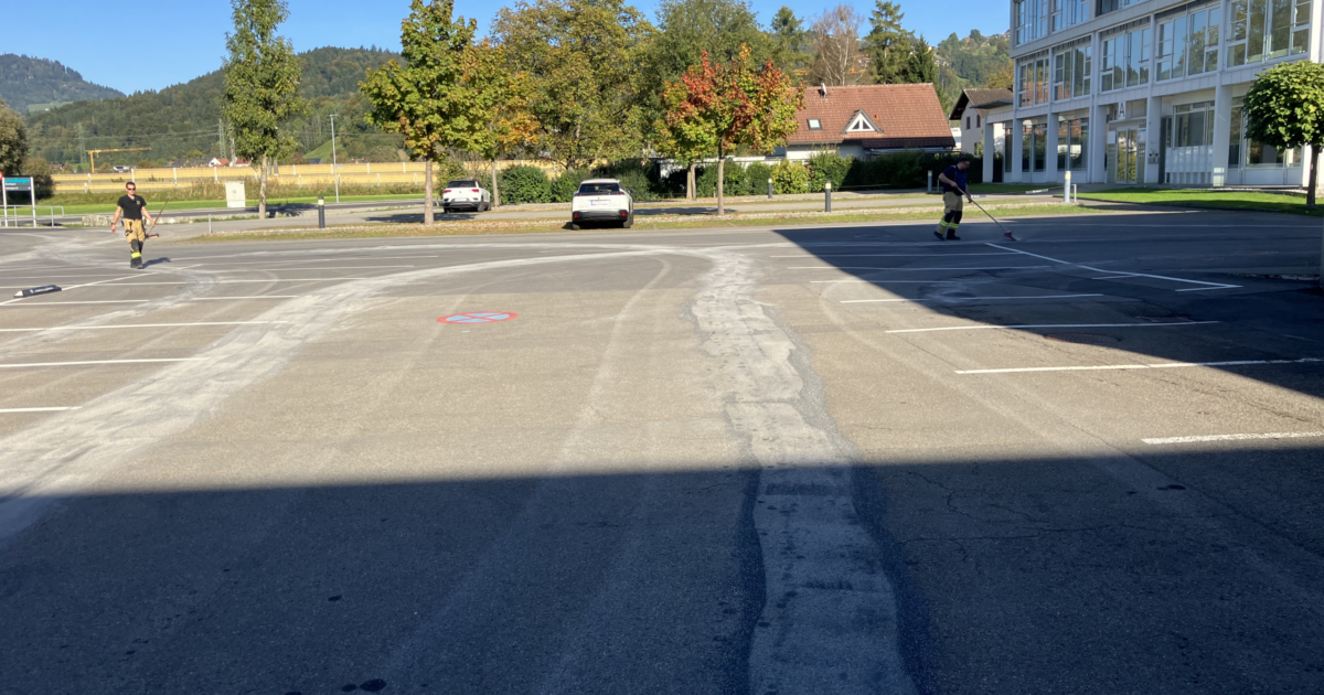 Einsatz Nr-58 03.10.2023 15:16 Uhr – Kesselstraße >> Ölspur