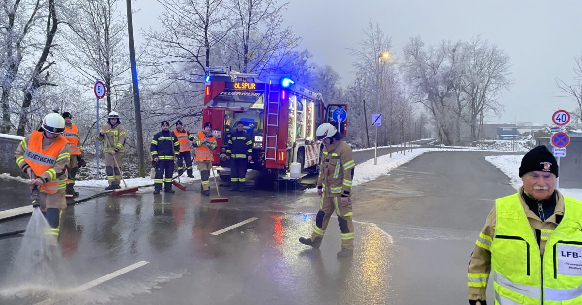 Einsatz-Nr. 133 30.12.2024 16:13 Uhr – Zuppingerstraße>> Ölspur