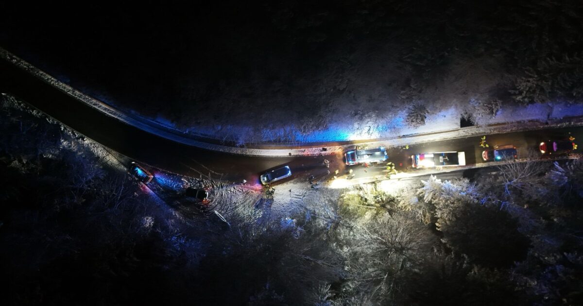 Einsatz-Nr. 012 15.02.2025 00:48 Uhr – Bucherstraße>> schwerer Verkehrsunfall