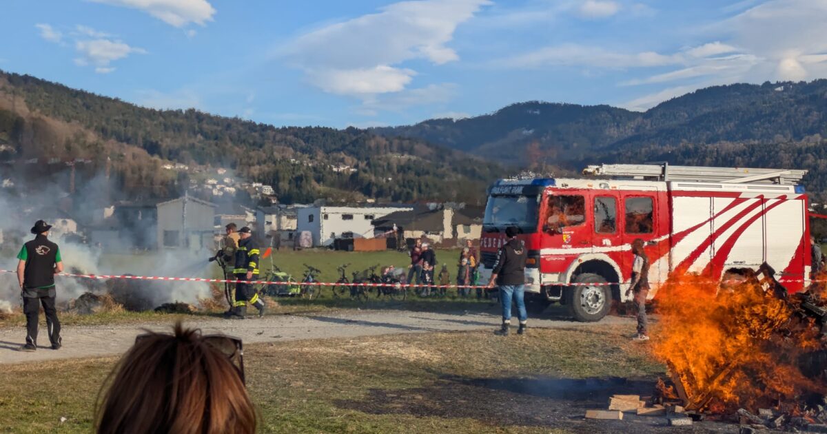 Einsatz-Nr. 018 | 09.03.2025 | 16:45 Uhr – Weberstraße >> Misthaufenbrand