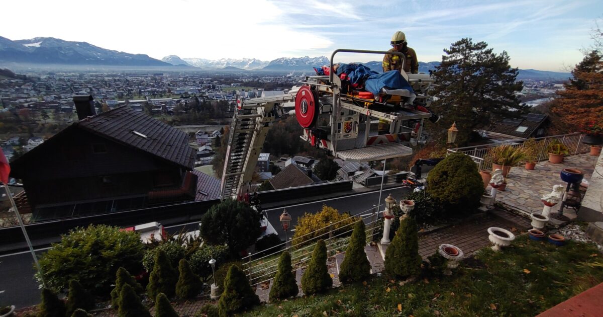 Einsatz-Nr. 113 | 19.11.2025 | 09:18 Uhr – KENNELBACH Langenerstraße >> Patientenrettung