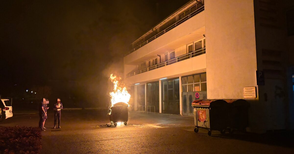 Einsatz-Nr. 118 | 08.12.2025 | 20:12 Uhr – Unterhub >> Containerbrand